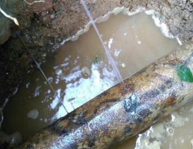 南票楼顶渗水维修公司分享下地暖漏水的原因及检测方法。